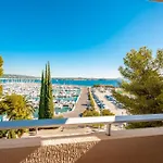 Pierre & Port Apart-hotel 3*